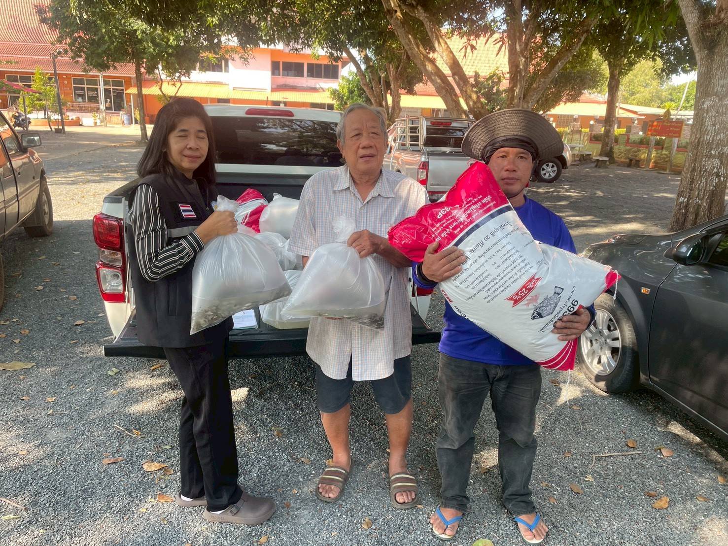 พช.แหลมงอบดำเนินกิจกรรมโครงการการสร้างโปรตีนอย่างพอเพียงสู่ความมั่นคงทางอาหาร